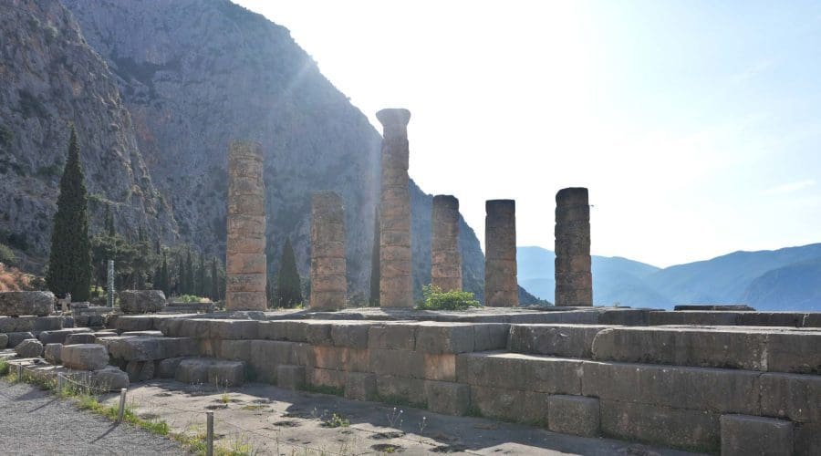 Temple-of-Apollo-Ancient-Delphi-Greece